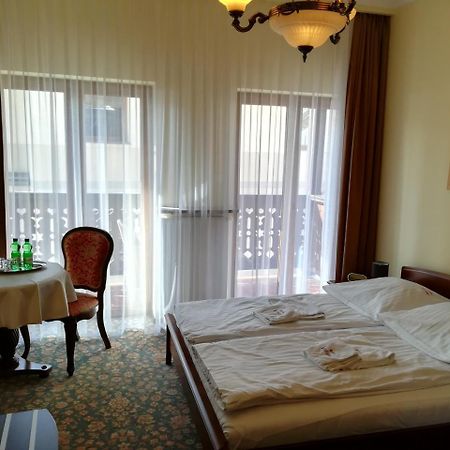 Victoria Cechini Hotell Krynica Zdroj Eksteriør bilde