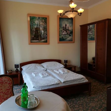 Victoria Cechini Hotell Krynica Zdroj Eksteriør bilde