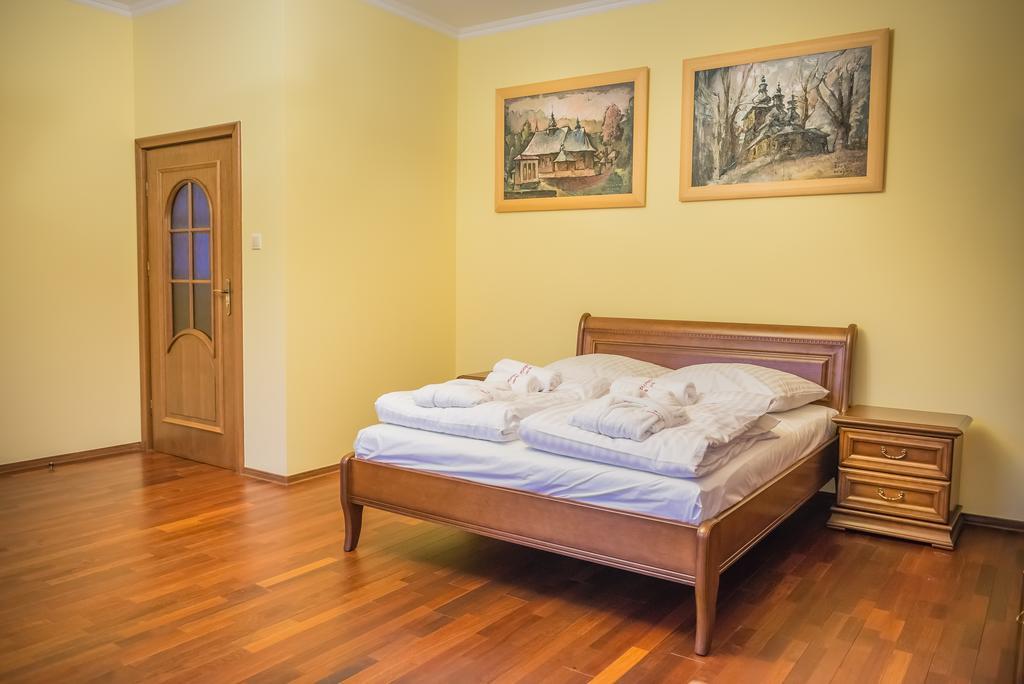 Victoria Cechini Hotell Krynica Zdroj Rom bilde