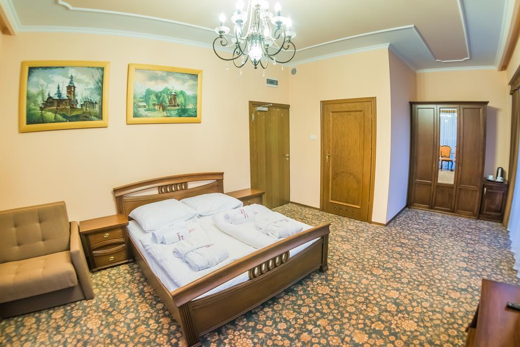 Victoria Cechini Hotell Krynica Zdroj Rom bilde