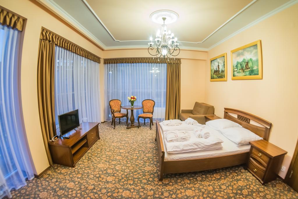 Victoria Cechini Hotell Krynica Zdroj Rom bilde
