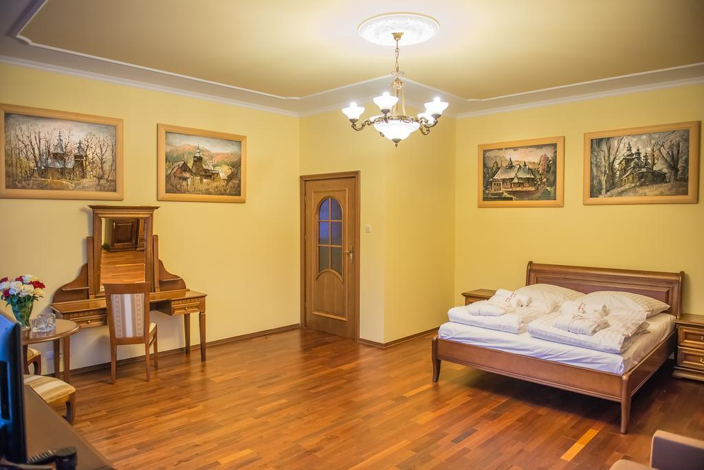 Victoria Cechini Hotell Krynica Zdroj Rom bilde
