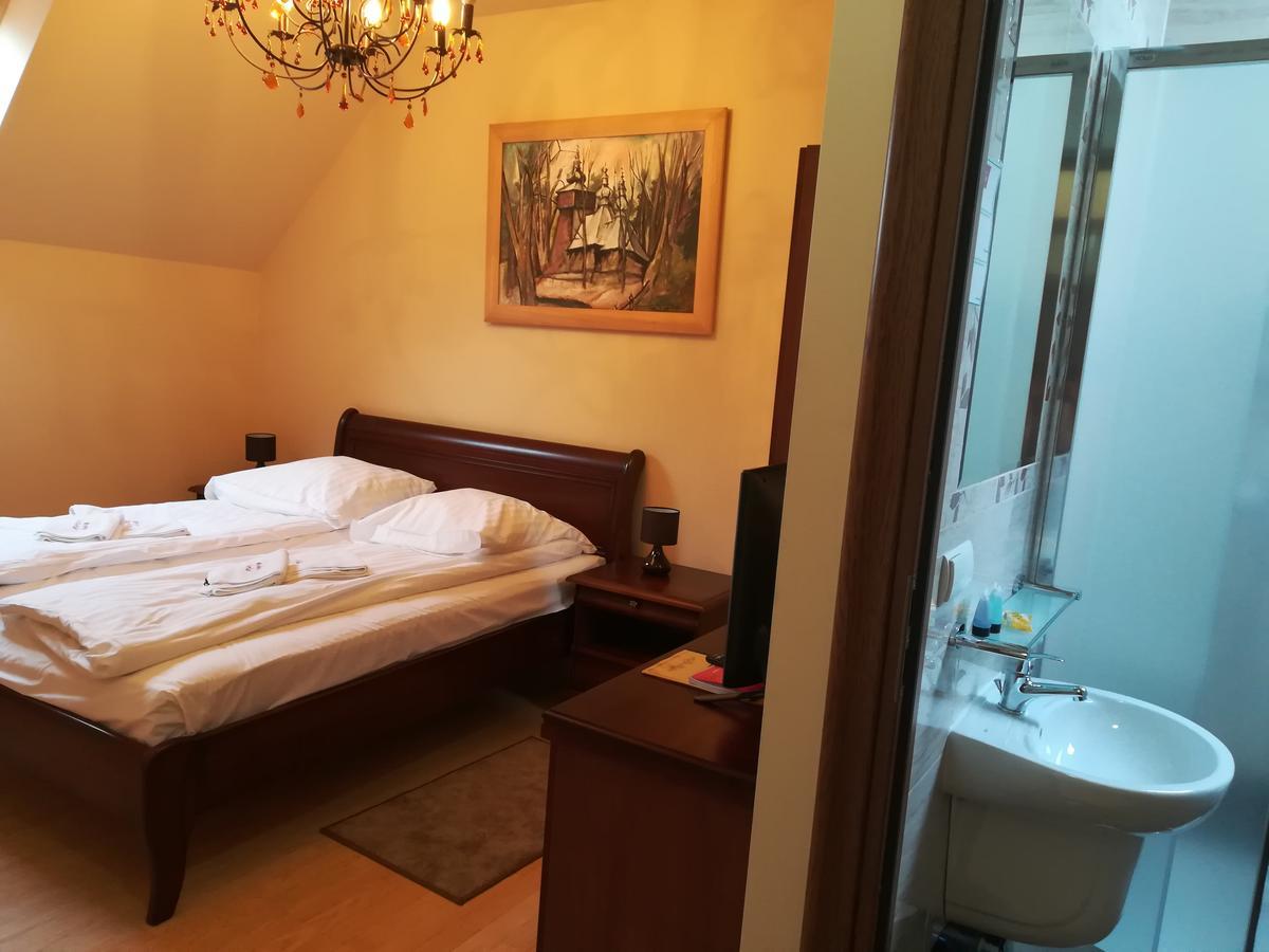 Victoria Cechini Hotell Krynica Zdroj Eksteriør bilde